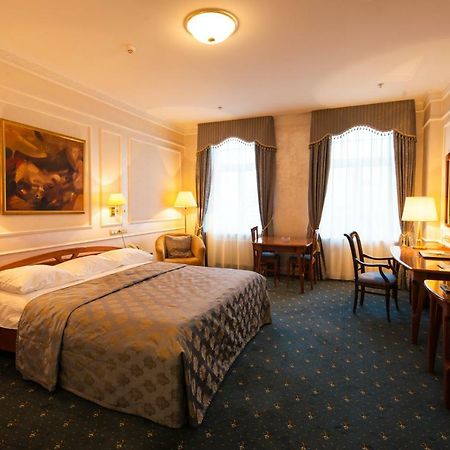 Europe Hotel Minsk Exterior foto