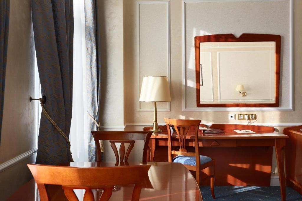 Europe Hotel Minsk Habitación foto